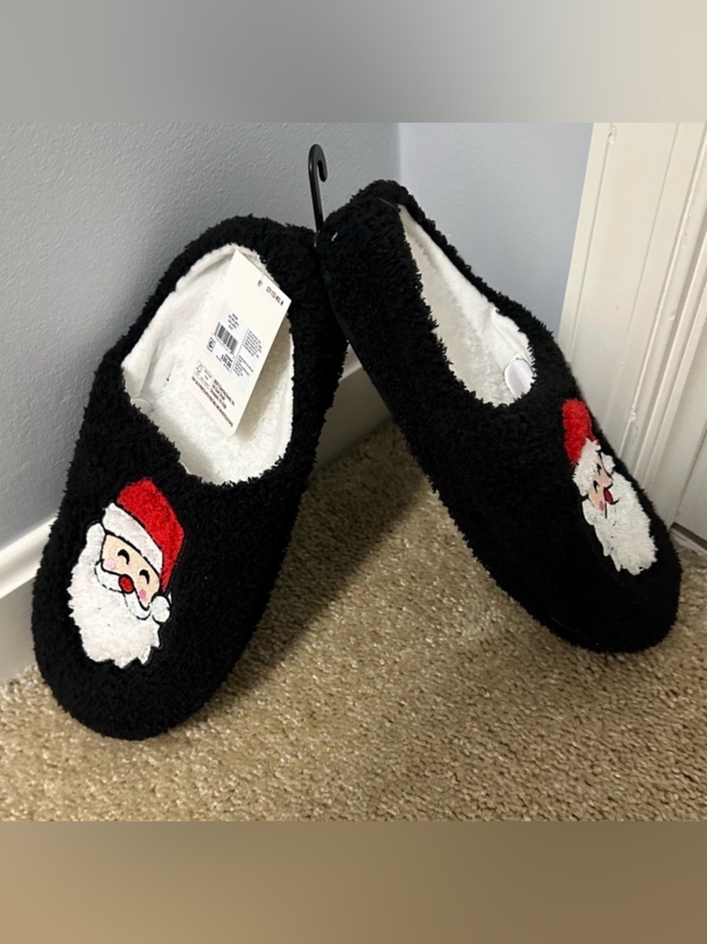 Dick’s Sporting‎ Goods Cozy Santa Slippers Fits Women Size 8-9 NWT